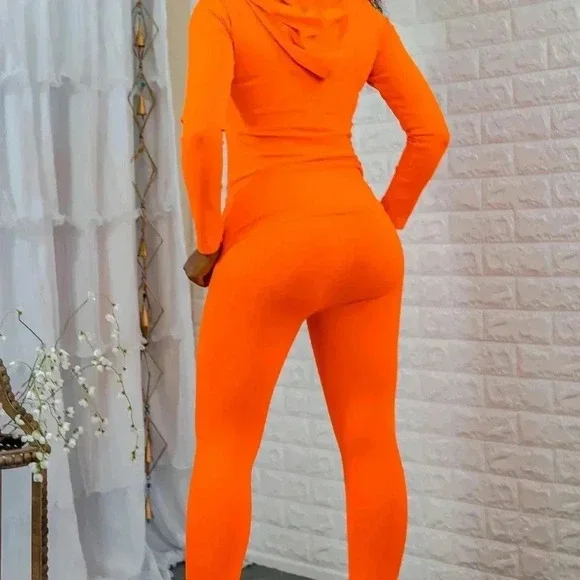 Sporty Lounge Set - Picture 5 of 9